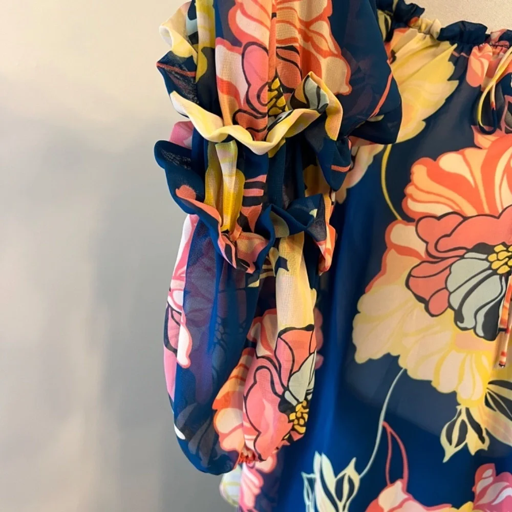 NWOT Eva Mendes Women's Flowy Floral Off the Shoulder Top with Ruffles Large - Picture 3 of 6